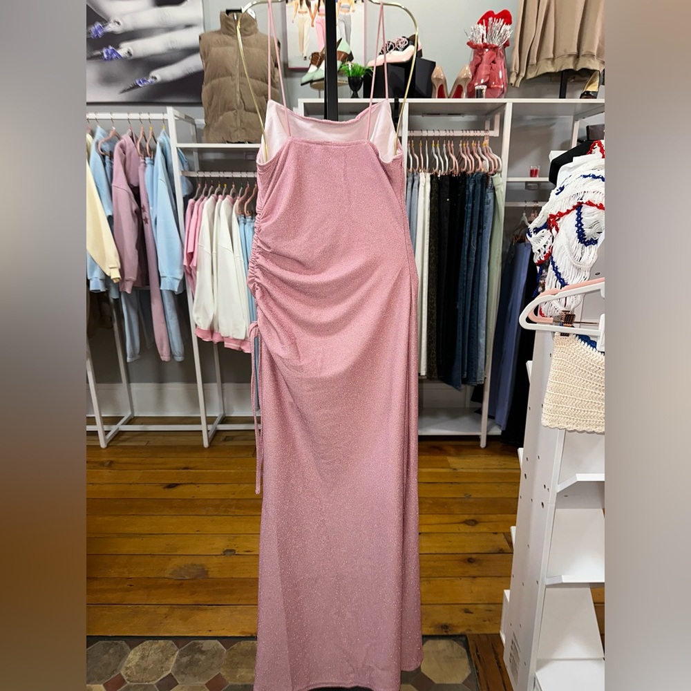 🍀3/$30 Pink Sleeveless Ruched Dress with Slit - Picture 7 of 10